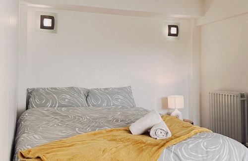 Woolwich Apartment | Beautiful 2-Bed Apartment in London
