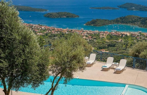 Lefkas Villa | Beautiful 2 bed villa with great views.