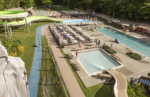 Jeffersonville Apartment | Beautiful 2 bedroom unit at resort, sleeps 6