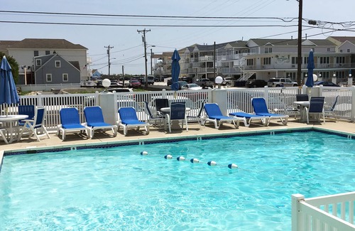 North Wildwood Condo | Beautiful 2 Bedroom Condo with Pool 1-block to the Beach!