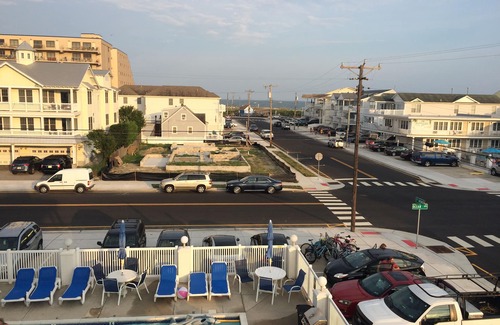 North Wildwood Condo | Beautiful 2 Bedroom Condo with Pool 1-block to the Beach!