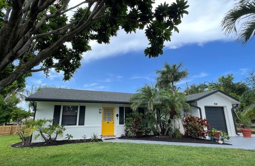 Boynton Beach House | Beautiful 2 Bedroom close to Beach & Atlantic Ave!