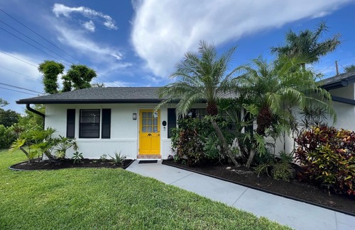 Boynton Beach House | Beautiful 2 Bedroom close to Beach & Atlantic Ave!