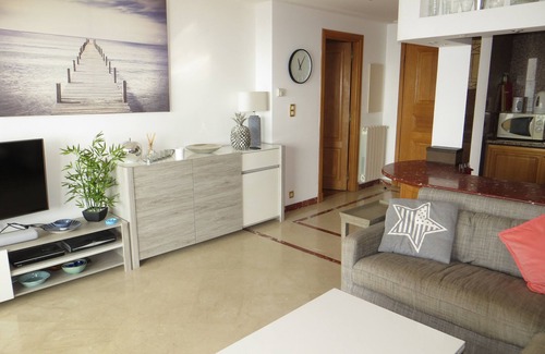 Eze Apartment | Beautiful 2 Bedroom Apartment overlooking Eze Village and the Cote d'Azur