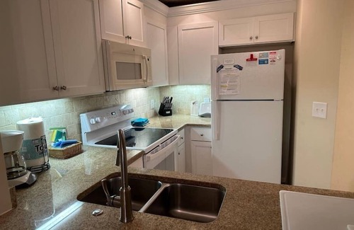 Briarcliffe Acres Apartment | Beautiful 2 Bedroom Tennis Villa in Ocean Creek