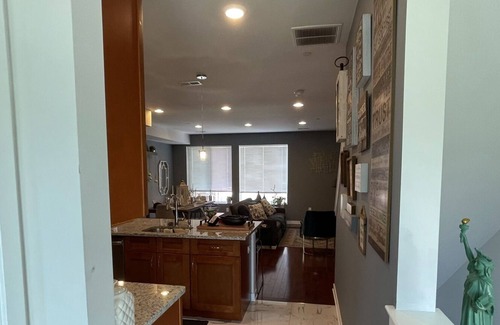 Chinatown House | Beautiful 2 Bedroom townhouse w/ Center City Skyline View