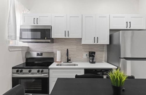 Primos Secane House | Beautiful 2 bedroom 1 bath unit 2