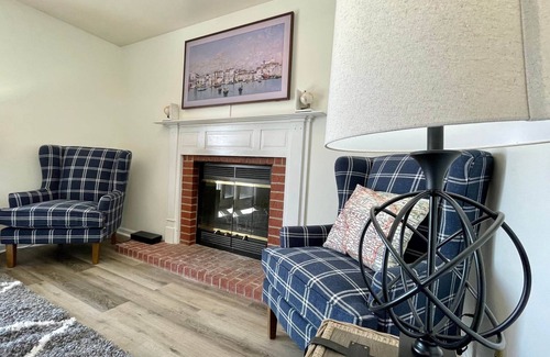 Oshkosh Apartment | Beautiful 2 Bedroom 2 Bath Residence On The River