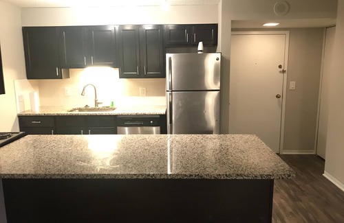 Peachtree Hills Condo | Beautiful 2 Bedroom Buckhead View