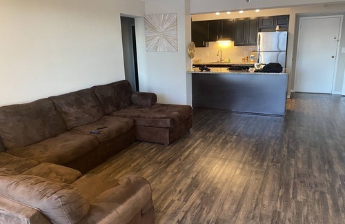 Peachtree Hills Condo | Beautiful 2 Bedroom Buckhead View