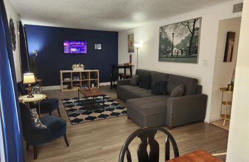 Southwest Orlando Apartment | Beautiful 2-Bedroom Condo Near Universal and other Orlando Attractions, King Bed & Wi-Fi
