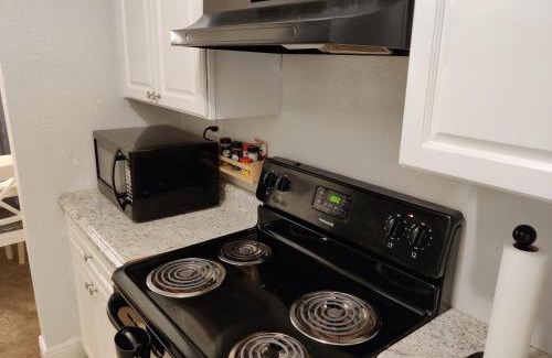 Southwest Orlando Apartment | Beautiful 2-Bedroom Condo Near Universal and other Orlando Attractions, King Bed & Wi-Fi