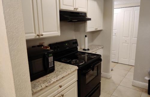 Southwest Orlando Apartment | Beautiful 2-Bedroom Condo Near Universal and other Orlando Attractions, King Bed & Wi-Fi