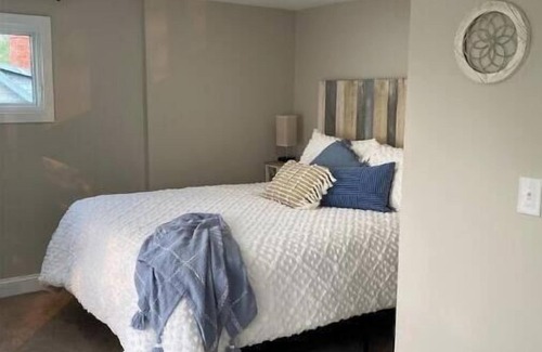 Orono Cottage | Beautiful 2 bedroom cottage on Pushaw Lake