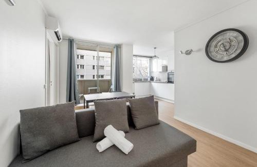 Republique - Tolstoi Apartment | Beautiful 2 bedroom apartment with balcony Villeurbanne center