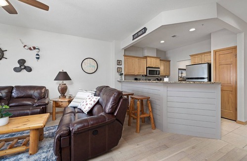 Branson Condo | Beautiful 2 Bedroom Lakefront Condo