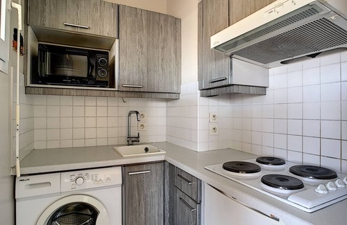 Golfe Juan Apartment | Beautiful 2 bedroom Sea View 100 meters from the Beaches/Conditioning