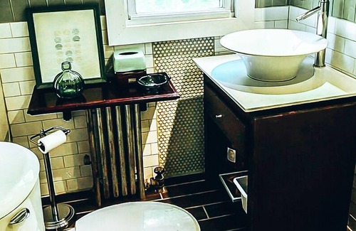 North Adams Cottage | Beautiful 2 bedrooms and Full Cottage Home Comfort.