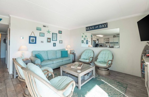 Ocean City Condo | Beautiful 2 Bedroom Condo with a View of the Bay and an Bayfront Outdoor Pool Only Two Blocks to the Beach and Boardwalk!