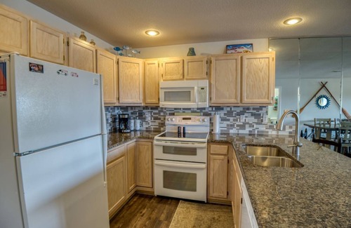 Osage Beach Condo | Beautiful 2 Bedroom 2 Bath Condo with Boat Slip!