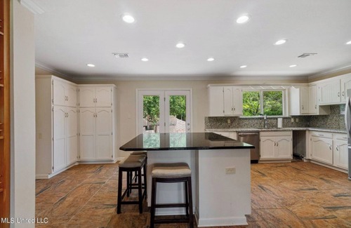 McNeill House | Beautiful 263 Acre Lake Front Estate