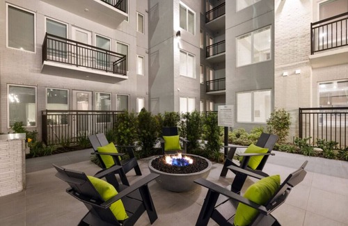 The Galleria Apartment | Beautiful 2B/2B Apartment in the Galleria
