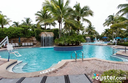 Bonita Springs Condo | Beautiful 2bd 2 b condo located on golf course with lazy river and private beach