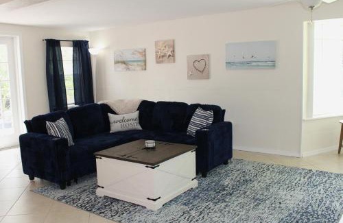 Alabama Grove Terrace House | Beautiful 2bd with River Views & Amazing Sunsets in Ft Myers