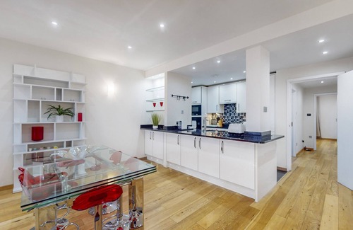 Kensington Apartment | Beautiful 2Bed Apartment with lift in Kensington