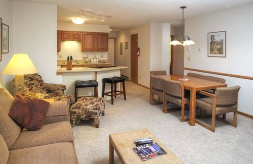 Fraser Condo | Beautiful 2BR/2BA condo sleeps 6, private hot tub, fireplace Winter Park ski