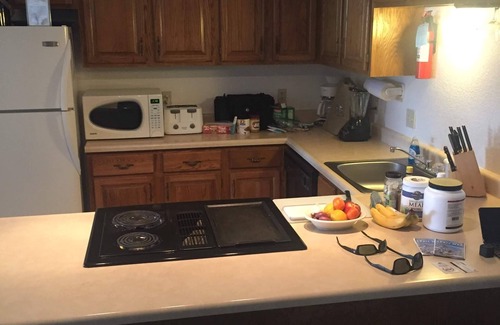 Fraser Condo | Beautiful 2BR/2BA condo sleeps 6, private hot tub, fireplace Winter Park ski