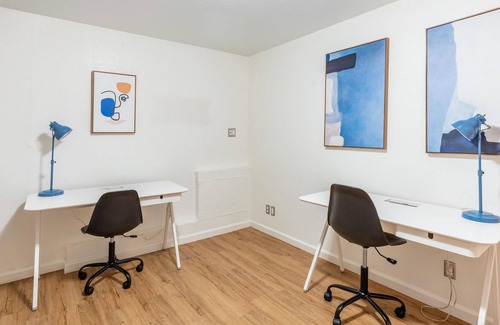 Farm Hills Apartment | Beautiful 2BR Apt in Redwood City w/ Office
