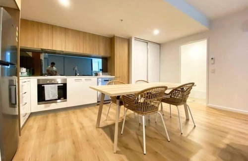 Adelaide Central Business District Apartment | Beautiful 2BR CBD Townhouse with Pool-Gym-BBQ