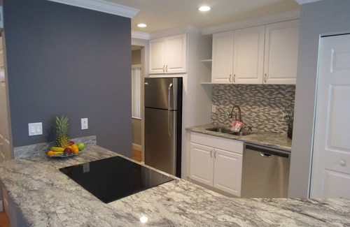 Trailer Estates Condo | Beautiful 2BR Condo! Pools~Free WiFi. Near IMG Academy~Beaches~AMI~Restaurants.