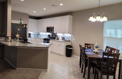 Texas City House | Beautiful 3 Bed 2.5 bath home with long drive way