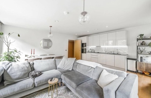 Syon Apartment | Beautiful 3-Bed Apartment in Brentford