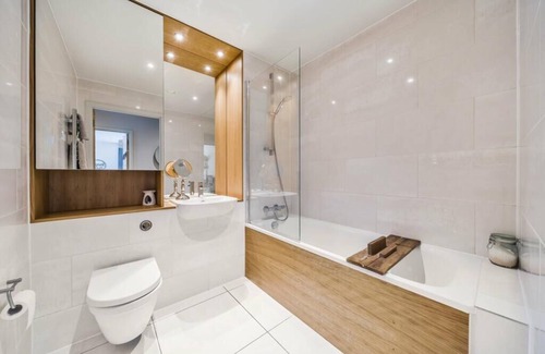 Syon Apartment | Beautiful 3-Bed Apartment in Brentford