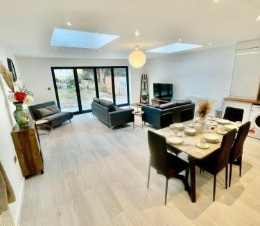 Cambridge Apartment | Beautiful 3 bed apartment in cambridge - sleeps 7