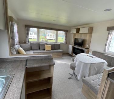 Flookburgh House | Beautiful 3-bed caravan situated on Lakeland haven