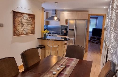 Nairn House | Beautiful 3 bed house, short walk from the beach