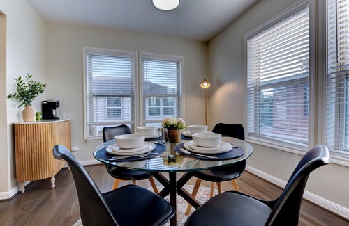 MacGregor House | Beautiful 3-bed house with private fence and automated gate in vibrant Houston