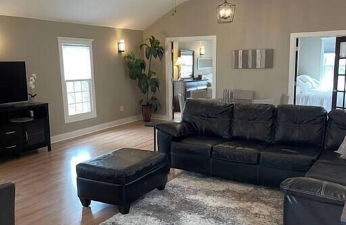 Mottville Apartment | Beautiful 3 Bed Loft in Skaneateles