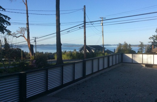 Sidney House | Beautiful 3 Bedroom 2 Bath House