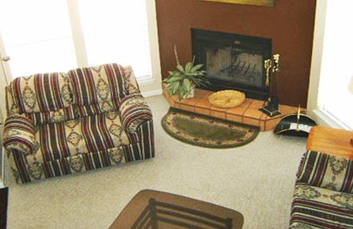Ruidoso Downs Apartment | Beautiful 3 bedroom unit at resort, sleeps 8