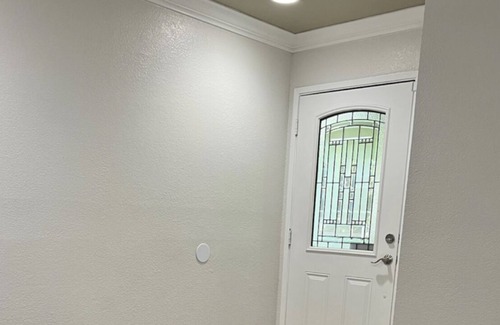Fresno House | Beautiful 3 bedroom 2 bath house in fig garden