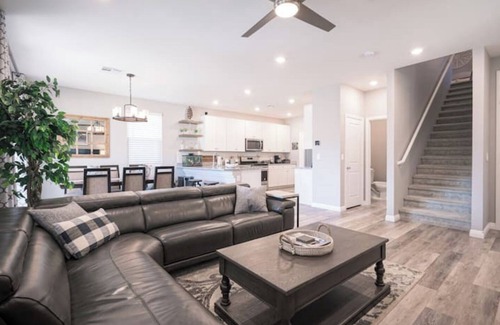 Spring Valley House | Beautiful 3 bedroom house with heated modern pool