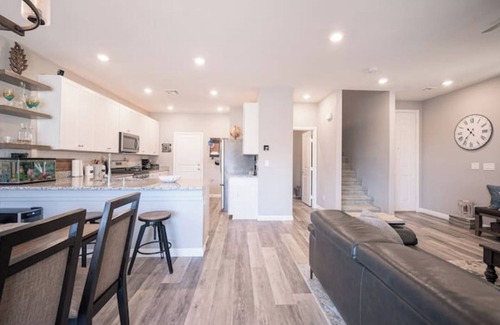 Spring Valley House | Beautiful 3 bedroom house with heated modern pool