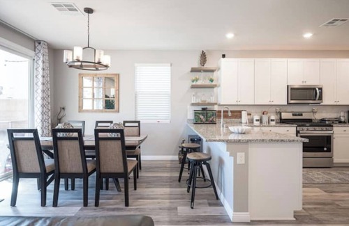 Spring Valley House | Beautiful 3 bedroom house with heated modern pool