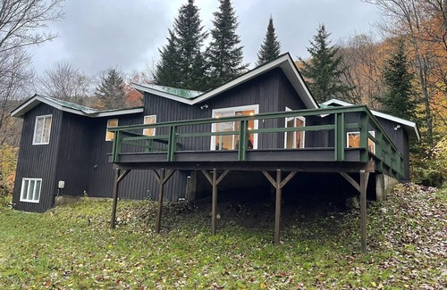 Plymouth House | Beautiful 3-bedroom house with WiFi close to hiking, lakes, Killington and Okemo
