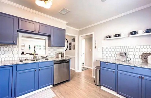Greensboro House | Beautiful 3 Bedroom Townhouse
